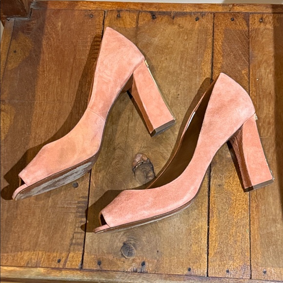 Tory Burch “Georgiana” Open Toe Pumps in Peach Suede – Size 10M - Picture 5 of 9